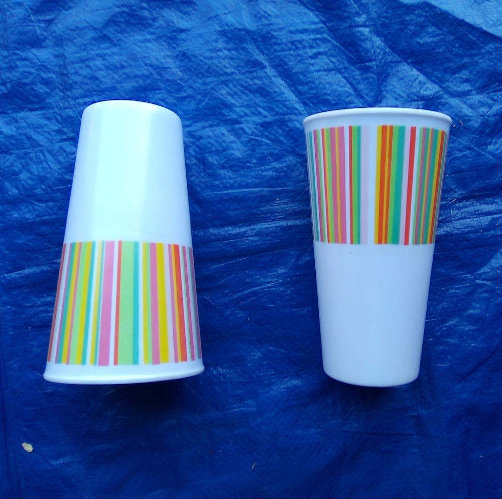 Vibrant Striped Disposable Party Cups
